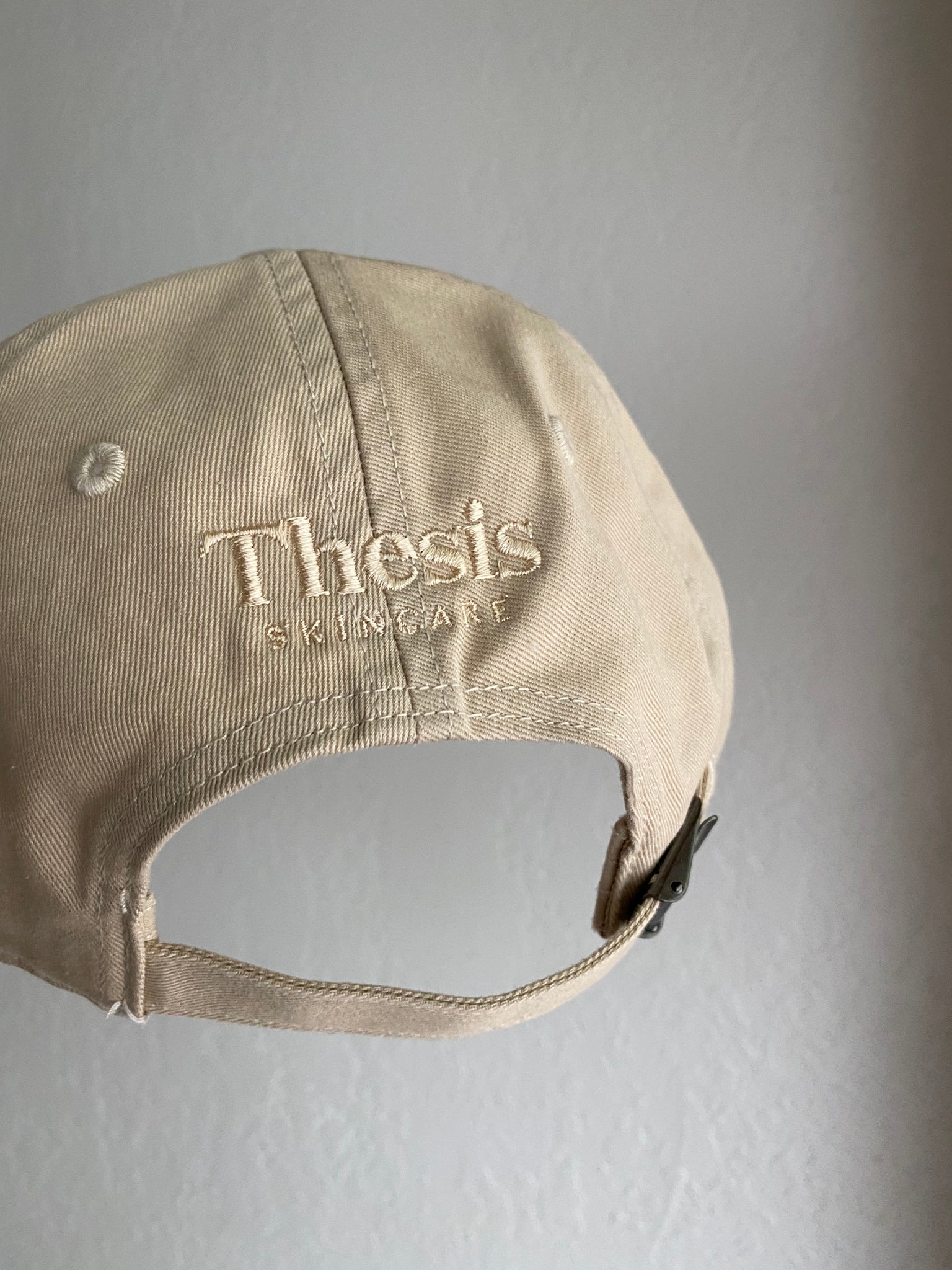 Thesis Lauren Hat